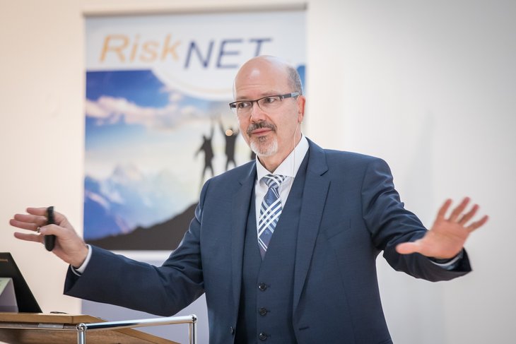 Chief Risk Officer Huber vom Unternehmen Leoni und sein Thema: "Risk & Internal Control – Die Kunst der Transparenz"