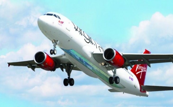 Die englische Airline Virgin Atlantic begeistert seine Fans mit teilweise spektakulären Innovationen, wie dem "Glass-bottomed plane", das einen spektakulären Blick auf die Erde ermöglicht. [Bildquellen: Virgin Atlantic]