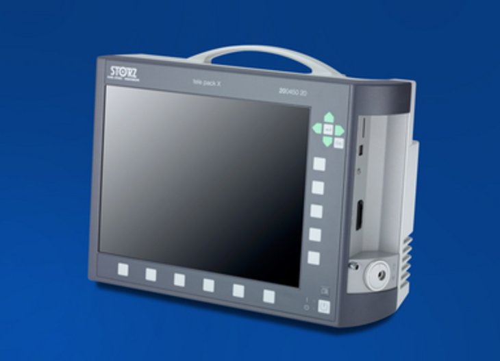 Komfort und Schnelligkeit in der Produkthandhabung erhöht der Endoskopie-Spezialist Karl Storz mit seinem innovativen mobilen Gerät "Tele Pack X" [Bildquelle: Storz]