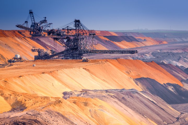 Dringender Handlungsbedarf bei neun Mineralien: Krisenanfällige Lieferketten für Rohstoffe