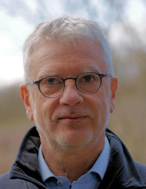 Peter Erlhofer ist ehemaliger Offizier der Bundeswehr.