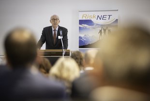 Professor em. Dr. Günther Schmid, ehemals Bundesnachrichtendienst (BND)