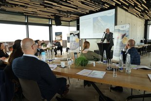 Günther Schmid: Bei den vielfältigen Risiken im globalen Maßstab brauchen Unternehmen eine politische Riskmap, um das Kaleidoskop der Risiken abzubilden und frühzeitig darauf reagieren zu können.