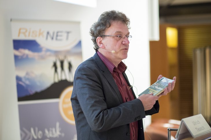 Publicist and non-fiction author Prof. Ulrich Teusch on the disaster society.