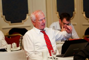 Prof. Dr. Udo Steffens, Präsident und Vorsitzender der Geschäftsführung der Frankfurt School of Finance & Management und als Mitglied des FIRM-Vorstands Repräsentant der wissenschaftlichen Seite.