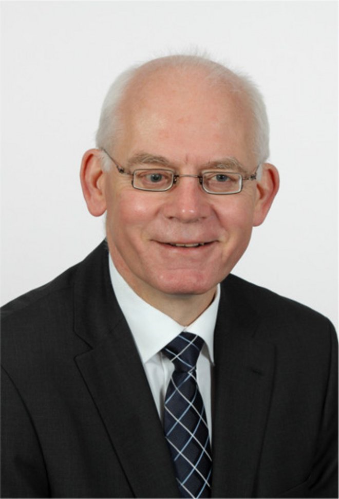 Univ.-Prof. Dr. Reinhold Hölscher, Lehrstuhl für Finanzdienstleistungen und Finanzmanagement, Technische Universität Kaiserslautern