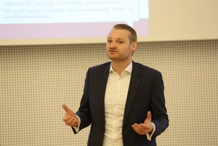 Dr. Josef Korte stellte die wesentlichen Ergebnisse seiner Promotionsarbeit "Wishful Thinking or Effective Threat? Tightening Bank Resolution Regimes and Bank Risk Taking" vor.