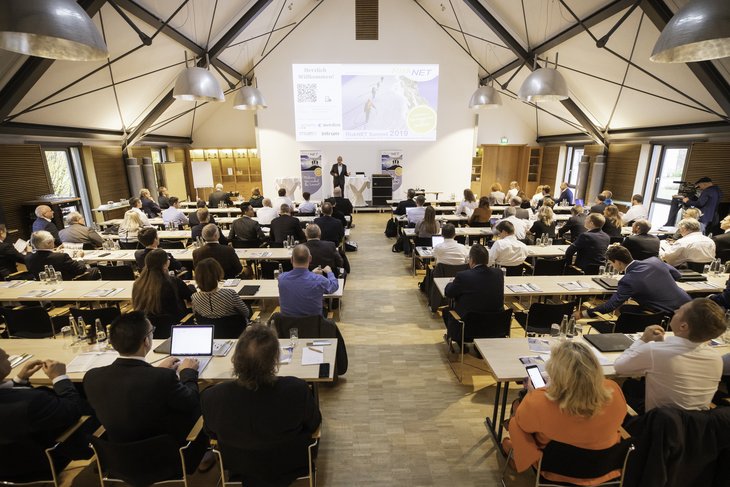 More than 100 delegates at the RiskNET Summit 2019 in Schloss Hohenkammer.