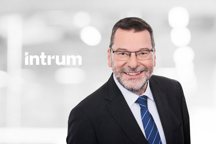 Florian Wöretshofer ist seit September 2017 CEO von Intrum Deutschland.