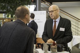 Professor em. Dr. Günther Schmid, ehemals Bundesnachrichtendienst (BND) 