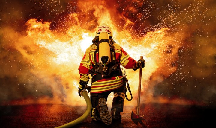 Studie: Steile Lernkurve im Krisenmanagement: Feuerwehrprinzip statt Prävention