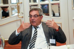 Wolfgang Hartmann, Vorsitzender des Vorstands, FIRM, kehrt in diesem Jahr aus den USA zurück. Dort lehrte er unter anderem an der University of North Texas.