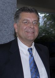 Wolfgang Schiller ist der führende Experte auf dem Gebiet des Brand Risk Managements. Er hat zuverlässige Prozesse und effiziente Tools entwickelt, wie man Marken proaktiv vor Risiken schützt. 2005 hat er das erste Fachbuch zum Thema 