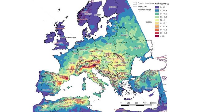 Abb. 01: Häufigkeit von Hagel in Europa, abgeleitet aus Satellitendaten und Modelldaten (2004-2014). In Deutschland ist vor allem der Süden betroffen, besonders an den windabgewandten Seiten von Höhenzügen [Quelle: Heinz Jürgen Punge, KIT]
