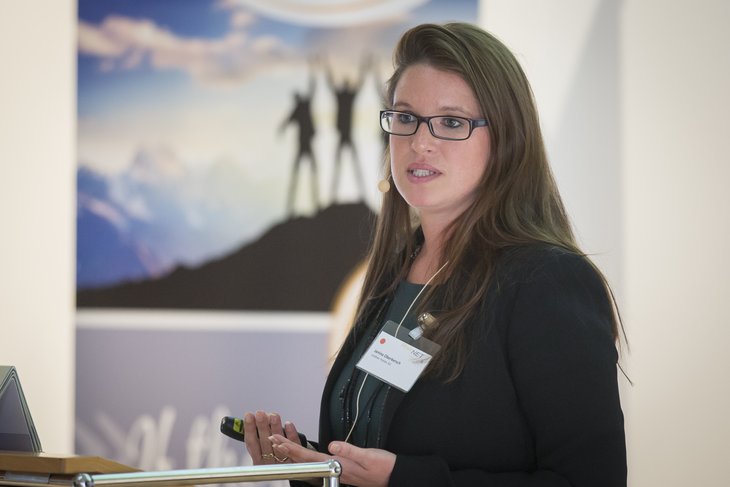 "Compliance and risk management in family companies" with the example of Lindner Hotels. The speaker was Janina Oberkersch.