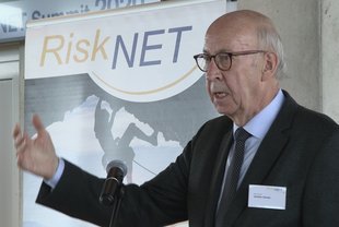 Professor em. Dr. Günther Schmid: Globalisierung auf der "Isolierstation": Internationale Politik und Sicherheit nach der Corona-Krise