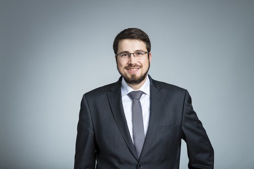 Christian Garske ist Diplom-Wirtschaftsinformatiker. Der IT-Sicherheitsexperte arbeitet seit 2008 bei Lufthansa Industry Solutions. 