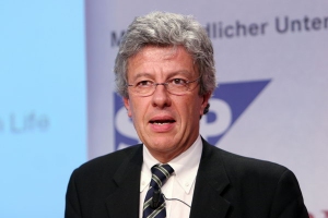 Michael M. Liès, Swiss Re