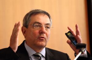 Wolfgang Hartmann, Institut für Risikomanagement und Regulierung