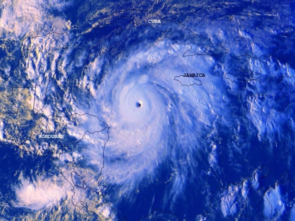 Satellitenbild des Hurrikans Mitch