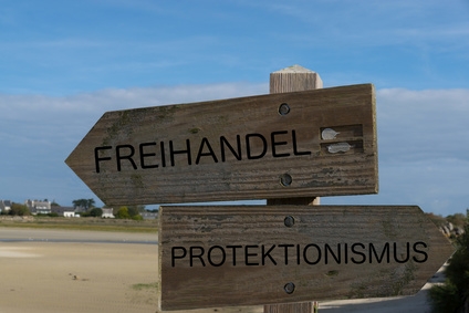 Weltwirtschaft vom Protektionismus bedroht: Stimmung an Finanzmärkten verkennt Risiken